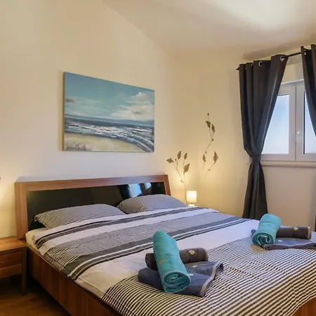 Appartement Modern Penthouse Ivan With City View *